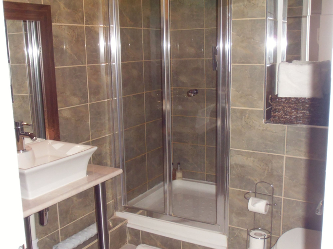 Bathroom, River View, Bath and North East Somerset