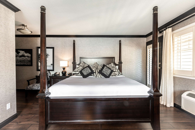 Bedroom 3, Prestige Lakeside Resort, WorldHotels Elite, Central Kootenay