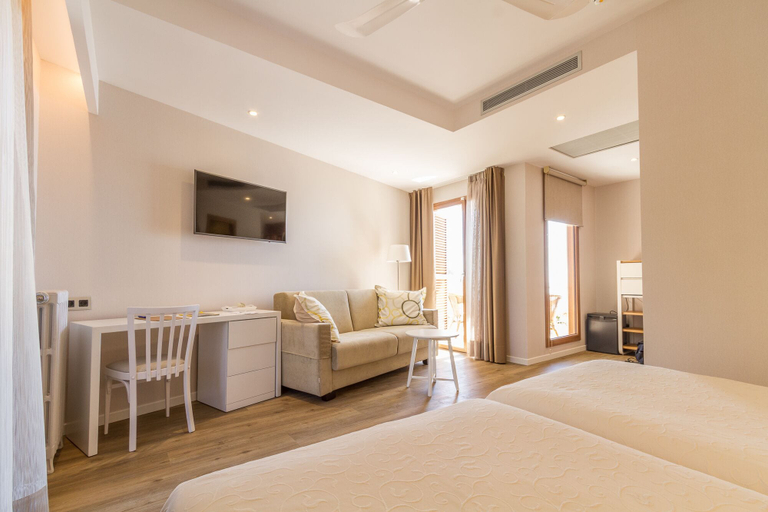 Bedroom 3, Hotel Voramar Benicassim, Castellón