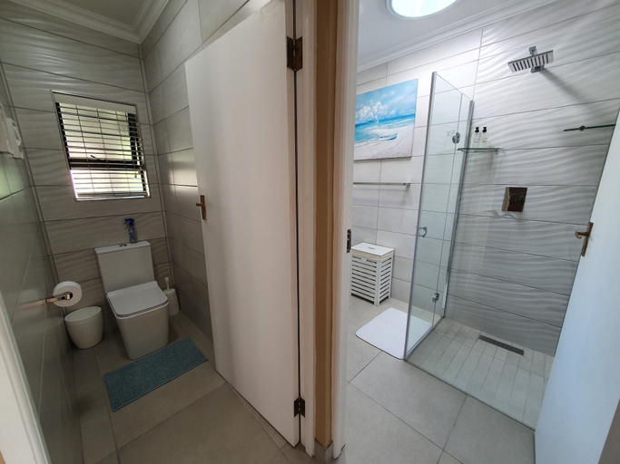 Bathroom 4, The Gull, Eden