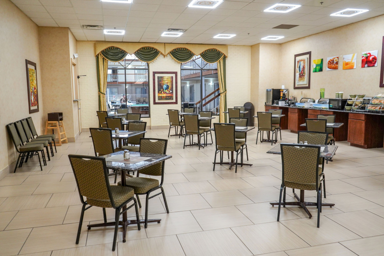 Food & Drinks, Quality Lodge, Branch