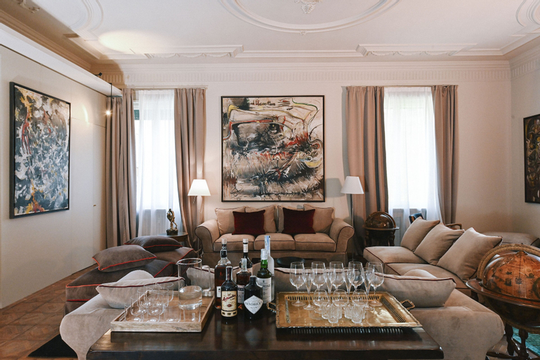 Ada Home, Rome