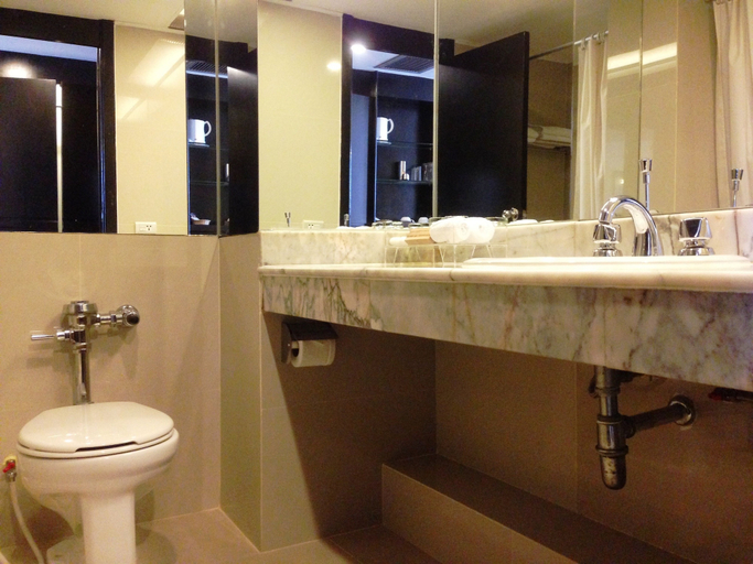 Bathroom 5, The City Hotel Sriracha by BBH Japan, Si Racha
