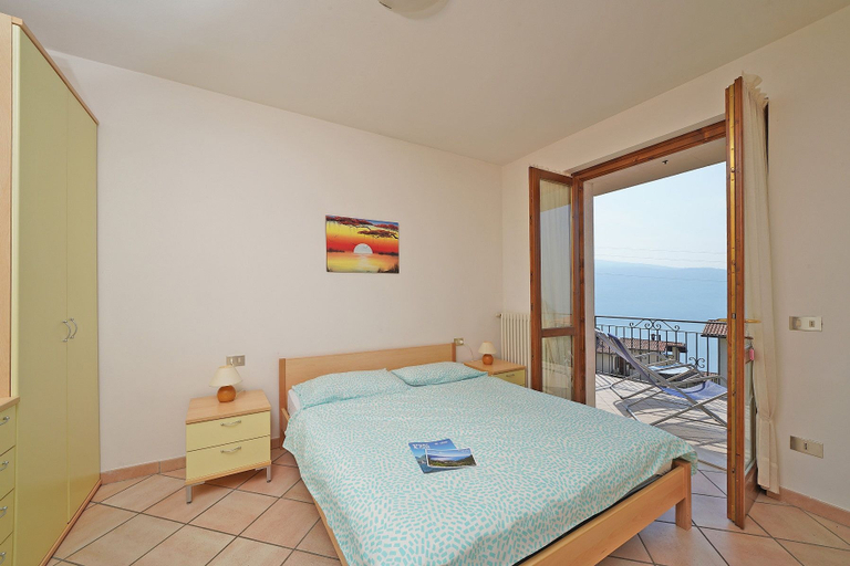 Bedroom 2, Luna, Brescia
