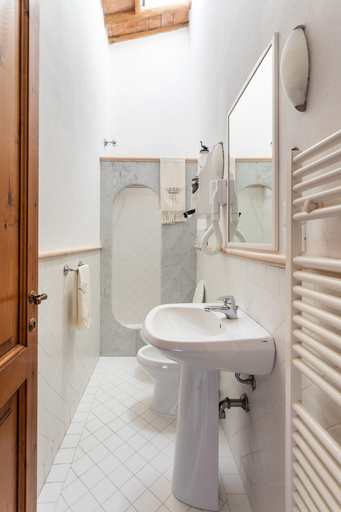 Bathroom 3, AGRITURISMO LA PAPESSA, Florence