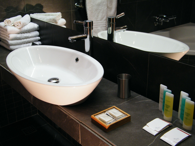 Bathroom 2, Hotel President Pantovcak, Zagreb