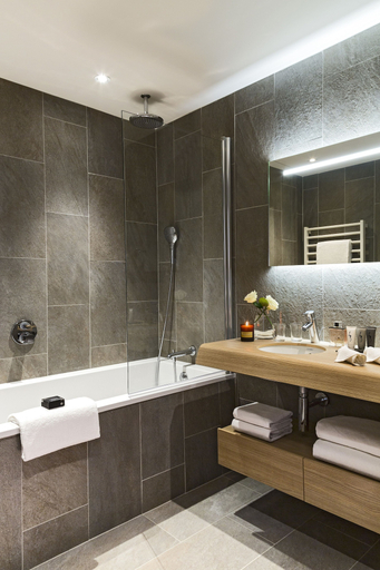 Bathroom 4, Hôtel Barrière L'Hôtel du Golf Deauville, Calvados
