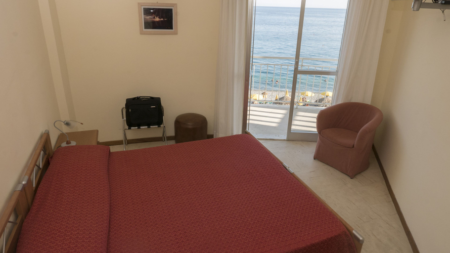 Bedroom 3, Hotel Il Girasole, Reggio Di Calabria