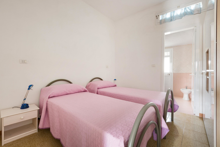 Bedroom 2, 937 Riva del Conte by Barbarhouse, Lecce