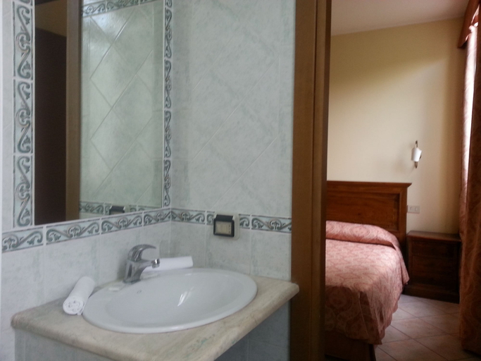 Bathroom 5, Hotel Tempio Di Apollo, Rome