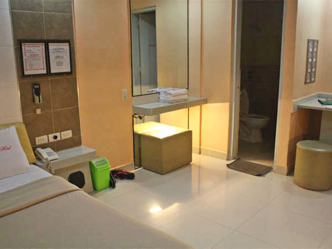 Bathroom 3, Mahal Kita Drive Inn, Pasay City