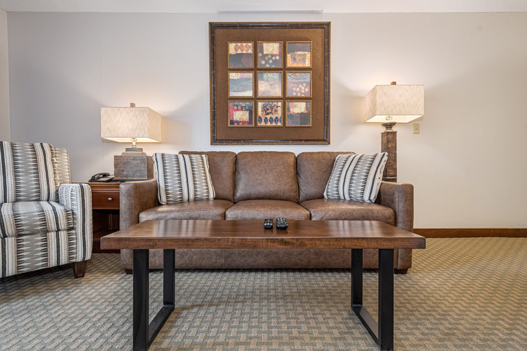 Others 5, Suites at Silver Tree A123, Garrett