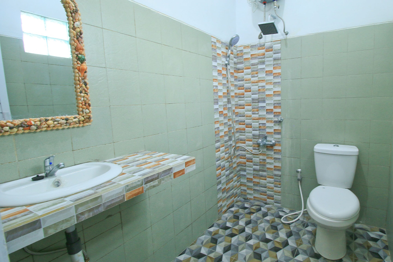 Bathroom 3, OYO 609 Ms Hotel Pangandaran, Pangandaran