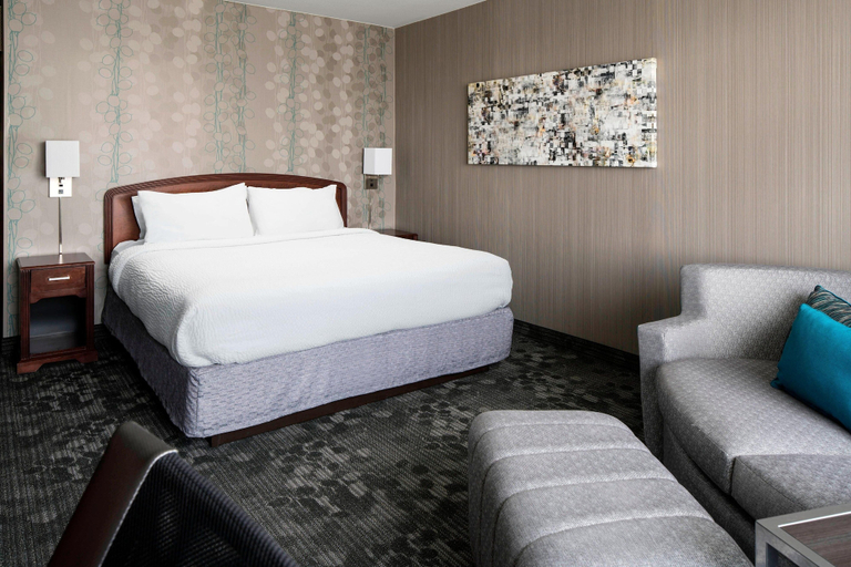 Bedroom 4, Courtyard by Marriott Seattle Federal Way, King
