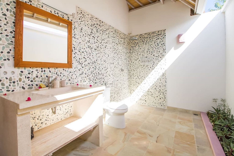 Bathroom 3, Istana Willy, Badung