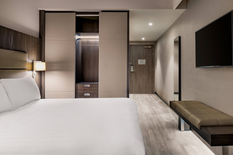 Bedroom 3, AC Hotel by Marriott Manchester City Centre, Manchester