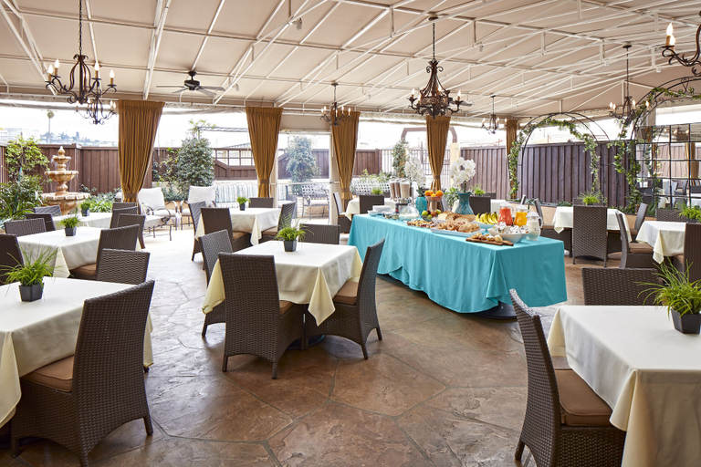 Food & Drinks 5, Empress Hotel of La Jolla, San Diego