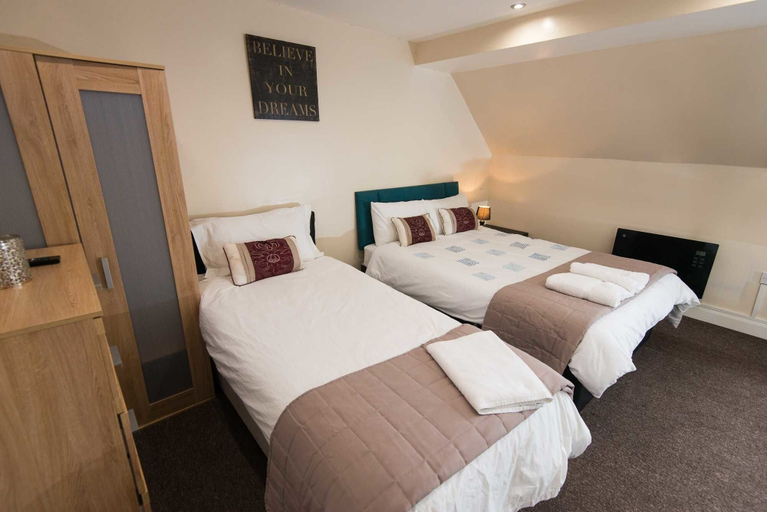 Bedroom 2, Snooze Apartments Flat 55, Bradford