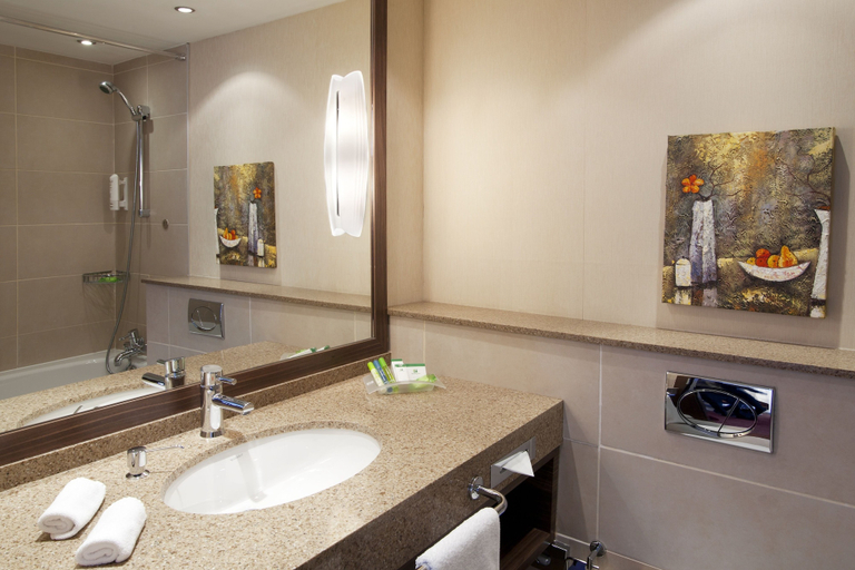 Bathroom 4, Holiday Inn ALMATY by IHG, Almaty