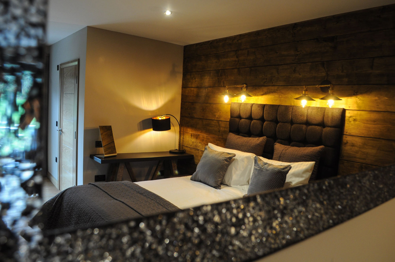 Bedroom 2, The Corran - Serviced Accommodation, Highland
