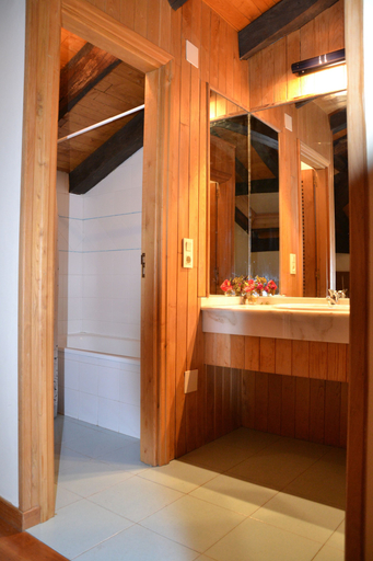 Bathroom 3, Apartamentos Rurales Casa De La Villa, Asturias