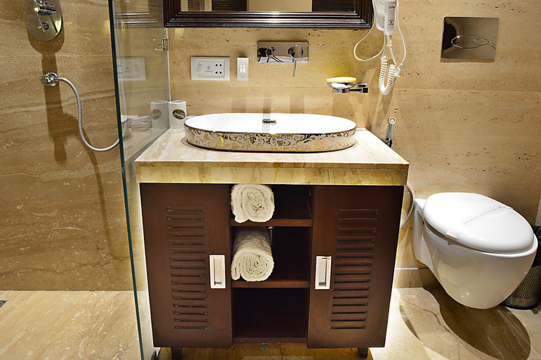 Bedroom 5, Hotel Emperor Palms at Karol Bagh, West