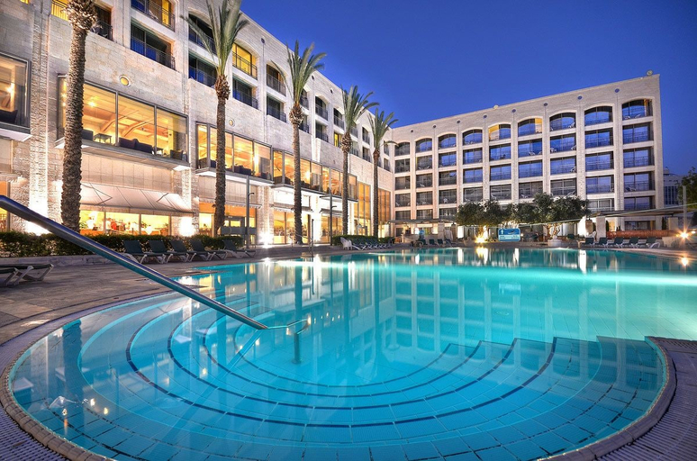 Exterior & Views 2, Golden Crown Hotel
