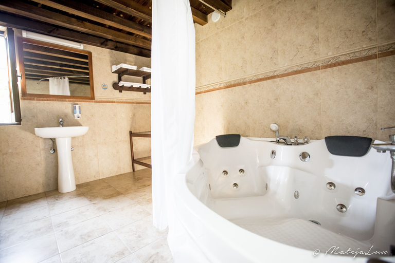 Bathroom 5, Ambelikos Traditional AgroHotel