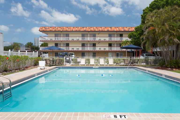 Sport & Beauty 1, Baymont by Wyndham Sarasota, Sarasota