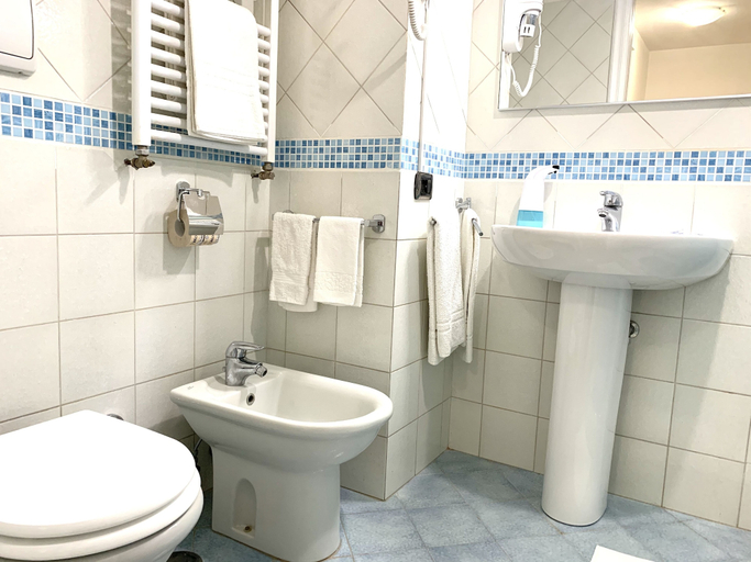 Bathroom 4, Itaca B&B, Napoli