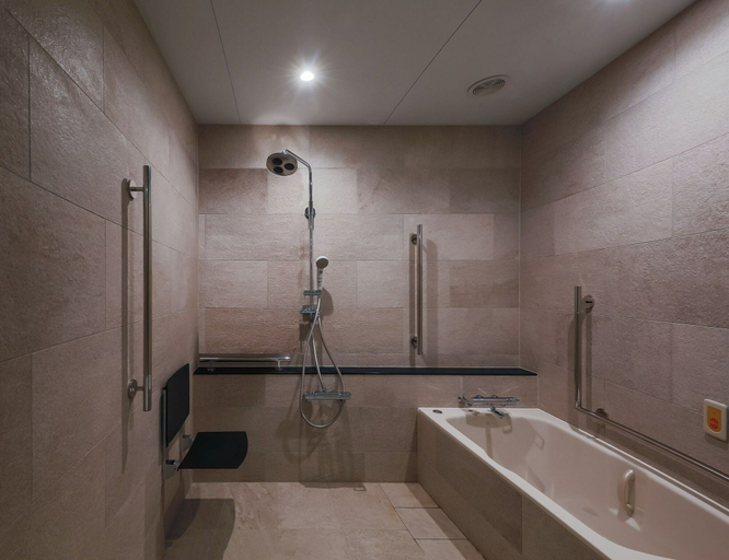 Bathroom 4, KKR Hotel Osaka, Osaka