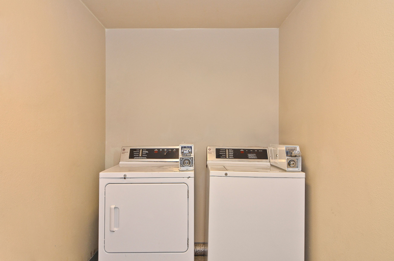 Others 5, Clackamas Inn & Suites, Clackamas