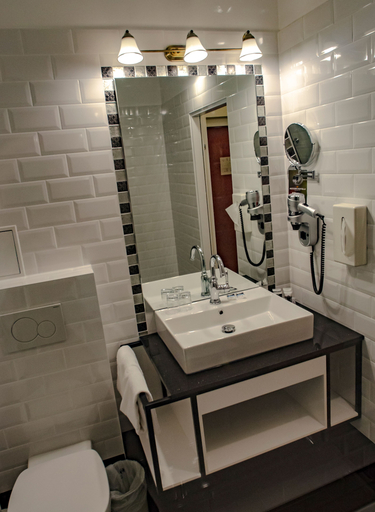 Bathroom 4, Hotel Secession an der Oper, Wien