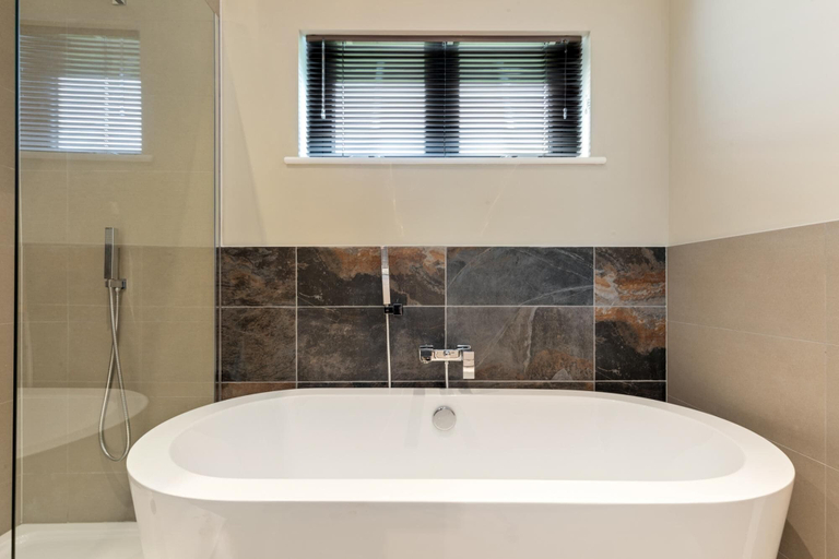 Bathroom 4, Ael-y-bryn - Luxury Lodge Hot Tub Three En-suite Bedrooms, Pembrokeshire