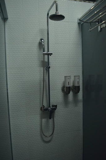 Bathroom 4, 21 Hostel, Yangon