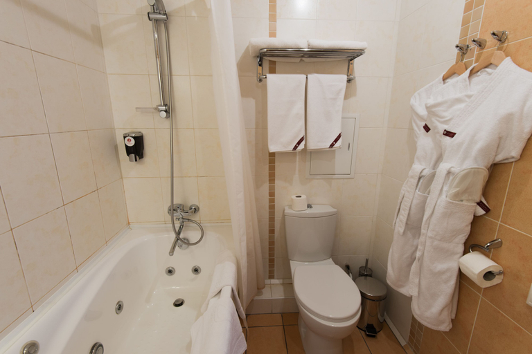 Bathroom 4, AZIMUT Hotel Nizhniy Novgorod, Nizhniy Novgorod gorsovet