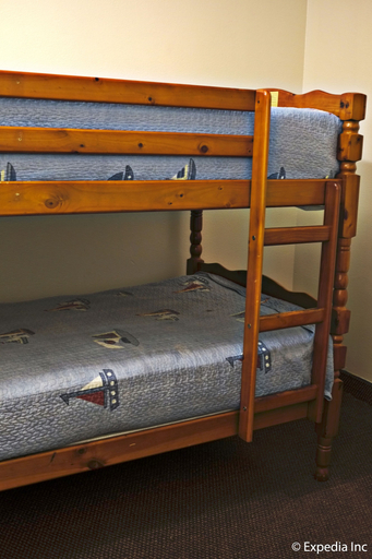 Bedroom 3, Anaheim Discovery Inn & Suites, Orange