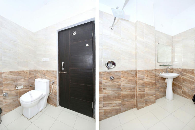 Bathroom 3, Hotel Nanda, Ludhiana