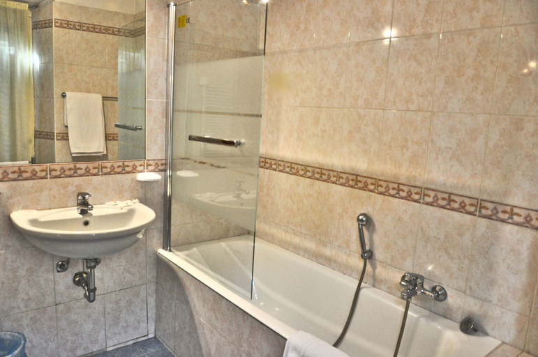 Bathroom 4, Hotel Rio, Milano