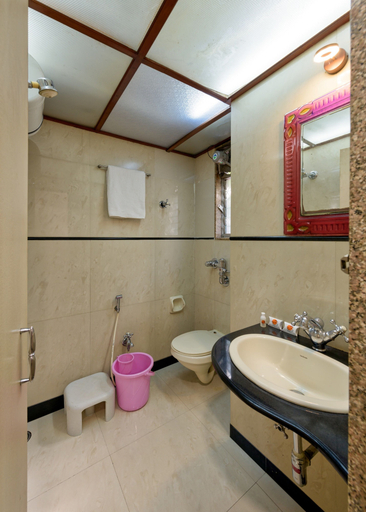 Bathroom 4, Hotel Royal Castle, Mumbai City