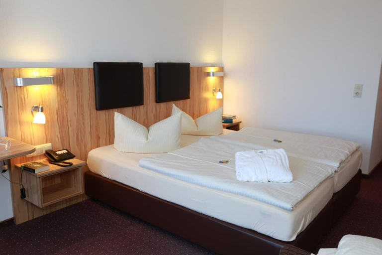 Bedroom 3, Hotel Promenade, Hof