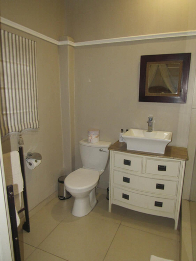 Bathroom 3, Happy Lands Self Catering B&B, Cacadu