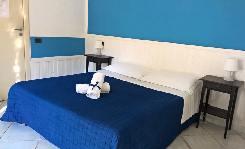 Bedroom 2, B&B Villa Cinque Pini, Napoli