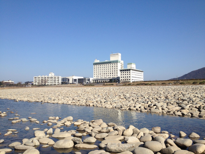 Exterior & Views 2, Gifu Grand Hotel, Gifu