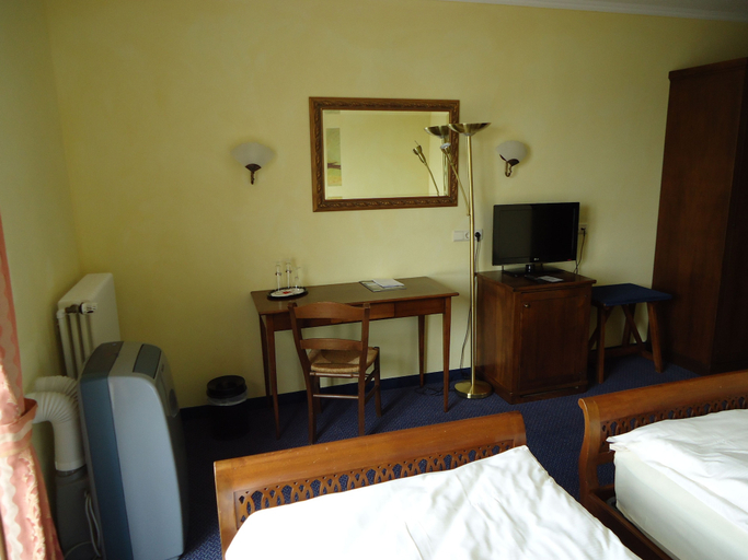 Bedroom 2, Hotel Landhaus Milser, Duisburg