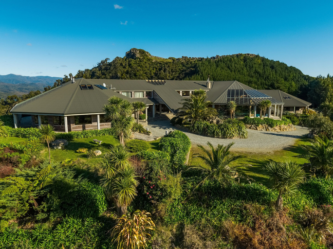 Exterior & Views 2, Westhaven Retreat, Tasman