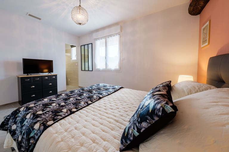 Bedroom 3, Chateau Saint Martin de Graves, Hérault