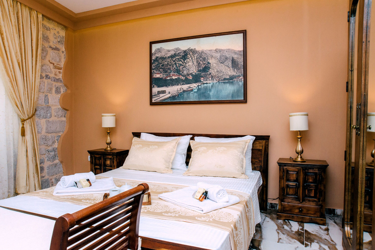 Bedroom 3, D & Sons Apartments