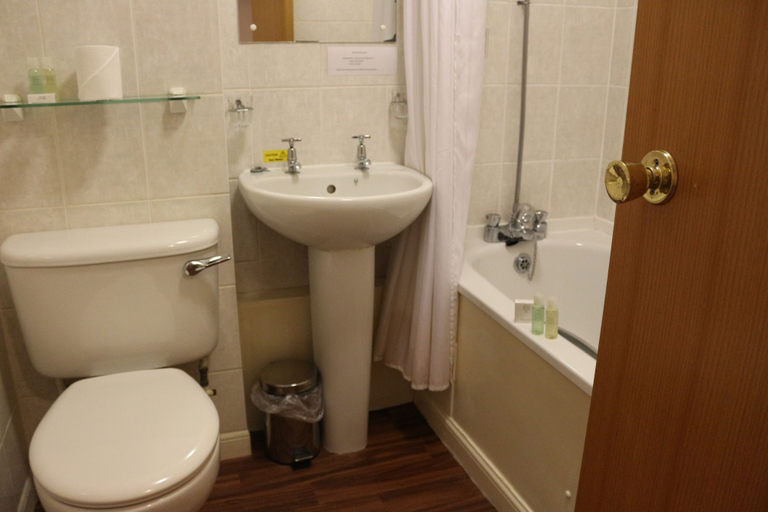 Bathroom 4, Craiglynne Hotel, Highland