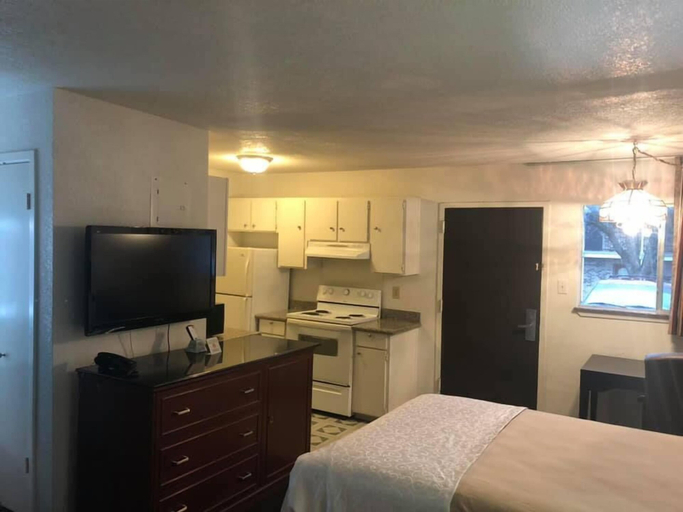 Bedroom 2, Ranch House Inn and Suites, Bell